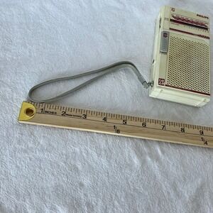 Philips Vintage AM FM Portable Radio Receiver D1200 Cream Small‎ Handheld